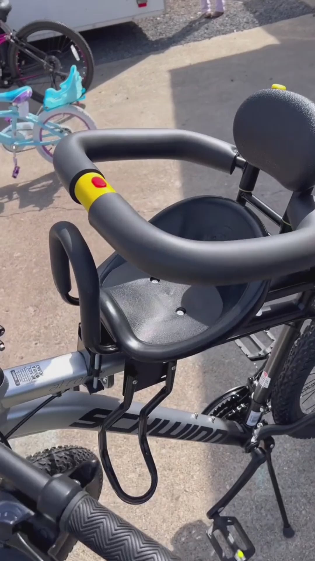 Porte bébé vélo universel video